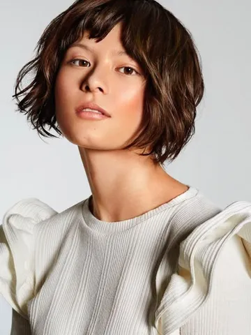 32 90s inspired layered bob hairstyles that are a real blast