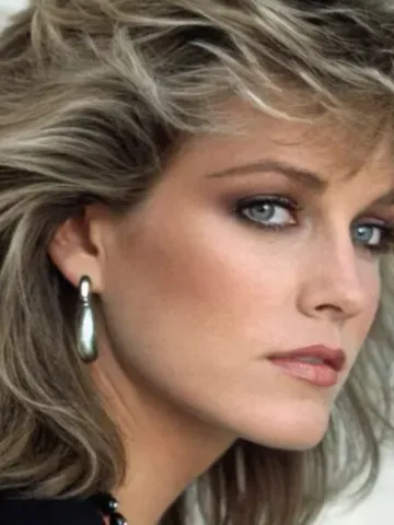 32 best 80s hairstyles for women to try in 2025