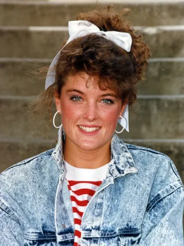 26 vintage portraits that defined hairstyles of 80s young wo
