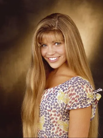 90s bangs hairstyle
