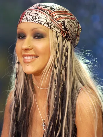 this popular 90s trend is back in a big way 2000s hairstyles