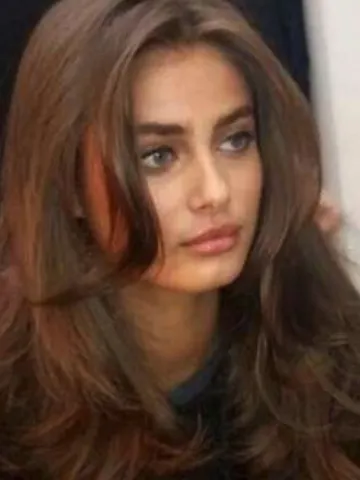 90s hairstyle layers hair styles hair highlights 90s hairsty