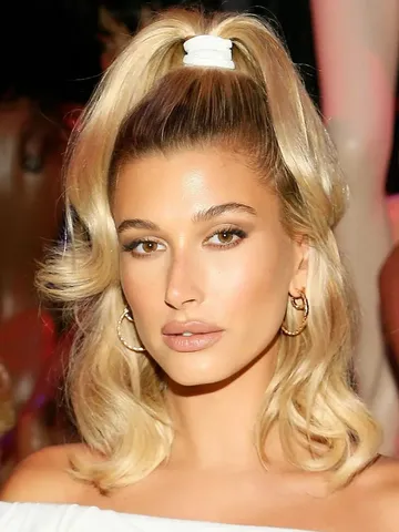 90s hairstyles top trends and iconic looks from the decade d