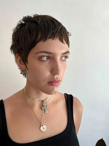 28 iconic 90s pixie cuts you need to see hairydiary in 2025