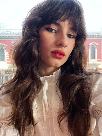 30 bangs styles for different hair textures
