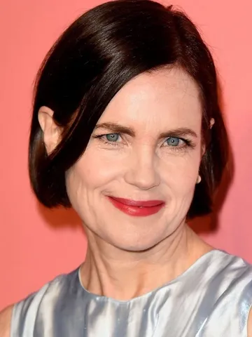 62 hairstyles for women over 50 with bangs