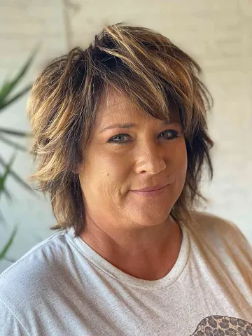 45 cute youthful short hairstyles for women over 50