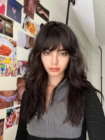 38 bangs styles that blur the sharp lines and add a bold eff