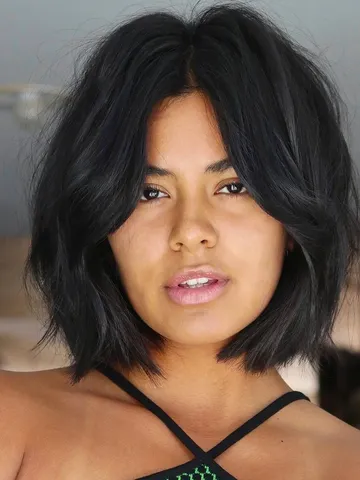 50 bangs for round faces that are recommended by expert styl