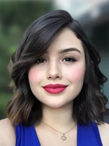50 most trendy and flattering bangs for round faces in 2023