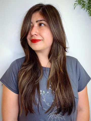 50 bangs for round faces that are recommended by expert styl