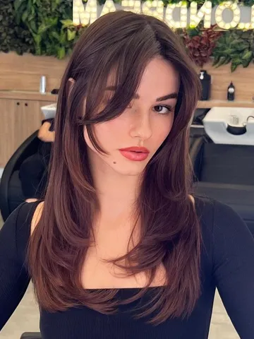 25 hairstyles with curtain bangs for straight hair that are