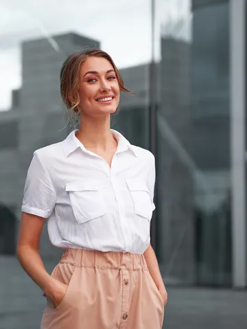 5 easy hairstyle ideas for long days at work