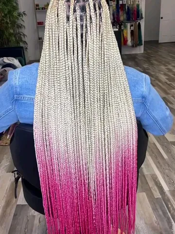 knotless box braids with blonde and pink haare
