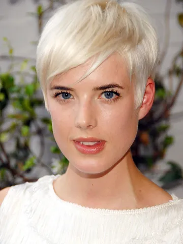 blonde pixie cuts blonde short haircut inspiration