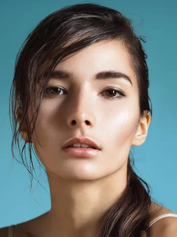 angled bob haircut with side bangs