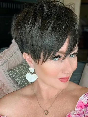 25 Hairstyles With Choppy Bangs To Nail The Effortlessly Chic Look
