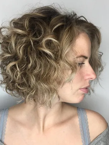 these 19 choppy chin length haircuts are taking over salons