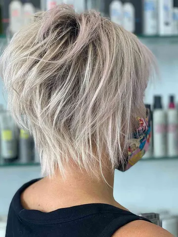 28 modern short choppy haircuts women are getting in 2022