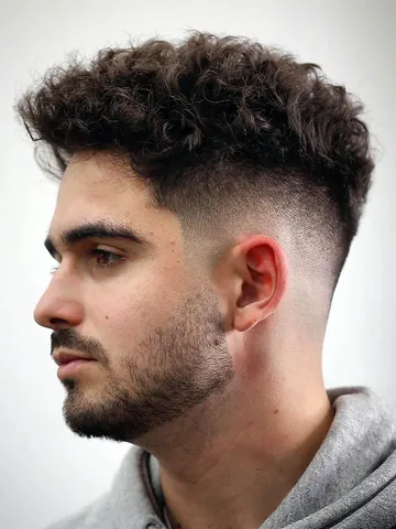 the best curly hairstyles for men with oval faces xyee0419