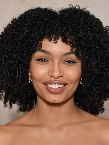 57 flattering haircuts for oval faces