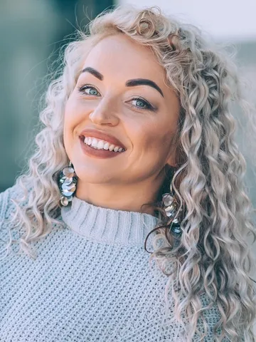 15 curly hairstyles for overweight women that definitely wor
