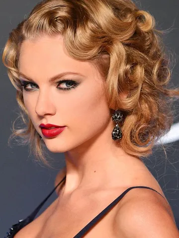 20 attractive curly hairstyles for prom