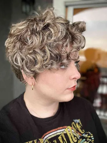 17 cutest short haircuts for thick wavy hair to style more e