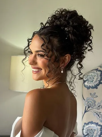 pin by thayane cleire on cabelo curly bridal hair curly wedd