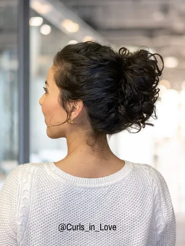 these 20 cute updos for work will level up your business loo