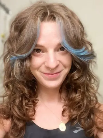 25 cute ways to style curtain bangs on curly hair