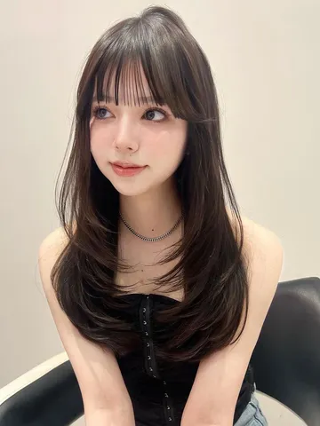 24 Cute Hairstyles with Curtain Bangs
