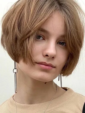 50 Best Short Hair with Bangs : Layered Bob with Curtain Bangs