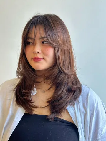 25 Cute Wispy Bangs Hairstyles (That Will Be Huge in 2024)
