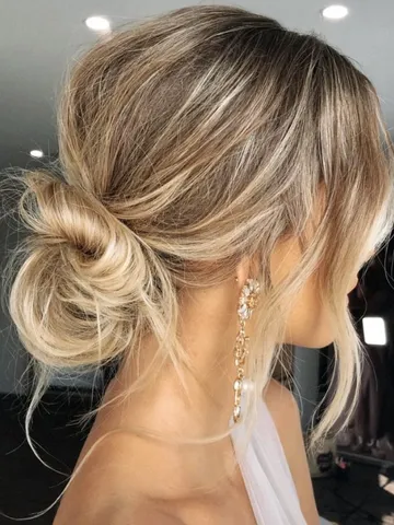30 cute bun hairstyles that will enhance your hair with ease