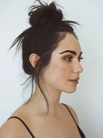 summer buns hairstyle 2025 cute easy updos for hot days