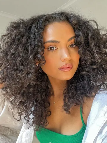 cute curly hairstyles for women you will adore kaynuli