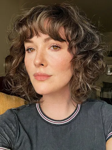 20 messy curly hair ideas that are too cute to skip in 2025