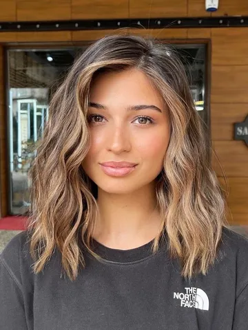 40 stunning medium hairstyles for round faces medium length