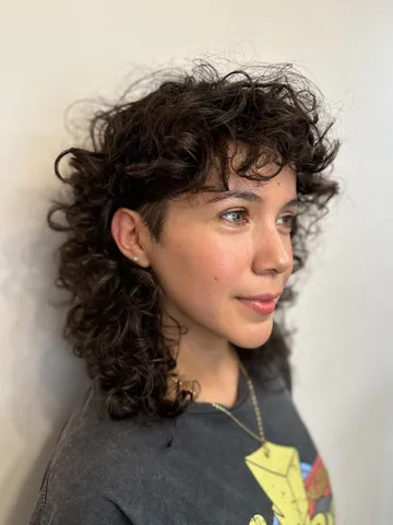 30 mullet haircuts that redefine modern style from soft wave