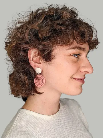 25 trending mullet hairstyles for women that works with agin