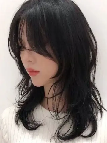 10 chic and versatile mid length wolf cut hairstyle inspirat