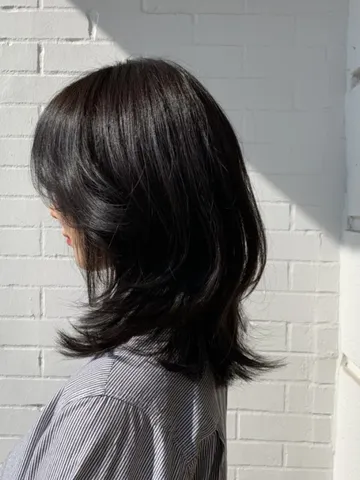 wolf cut hair layers hairstyle haircut trend