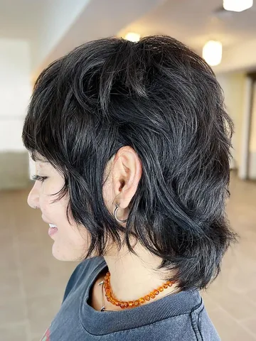 31 modern ways to rock the wolf cut for straight hair