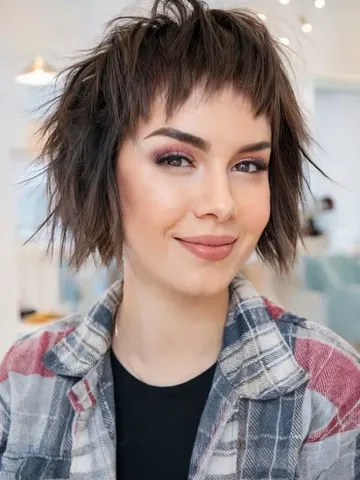 52 Low-Maintenance Shaggy Haircuts with Bangs for Busy & Trendy Women
