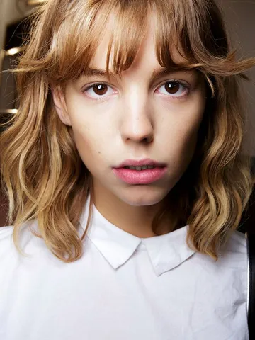 17 Uneven, Messy Bang Looks With Major Cool-Girl Vibes