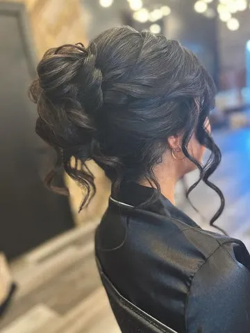 120+ Messy Hair Bun with Bangs Hairstyles Ideas for Women - SurpriseHair