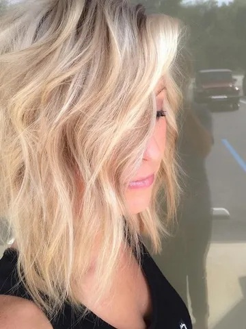 messy bob haircut