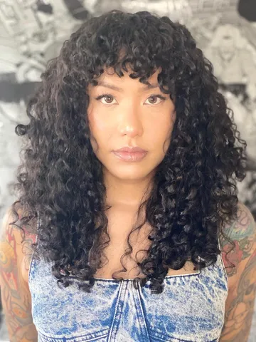 15 fresh messy curly hair looks for 2025 dreambundles