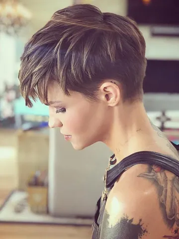 messy pixie haircuts to refresh your face women short hairst